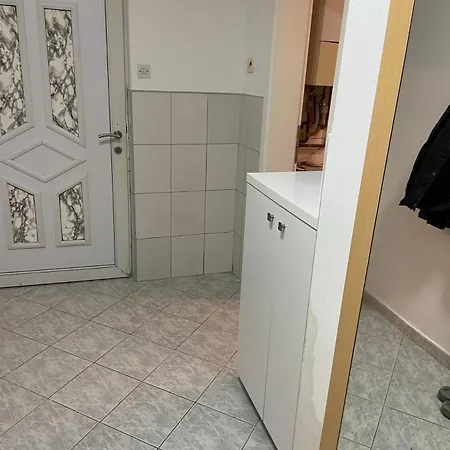 Omar Apartman